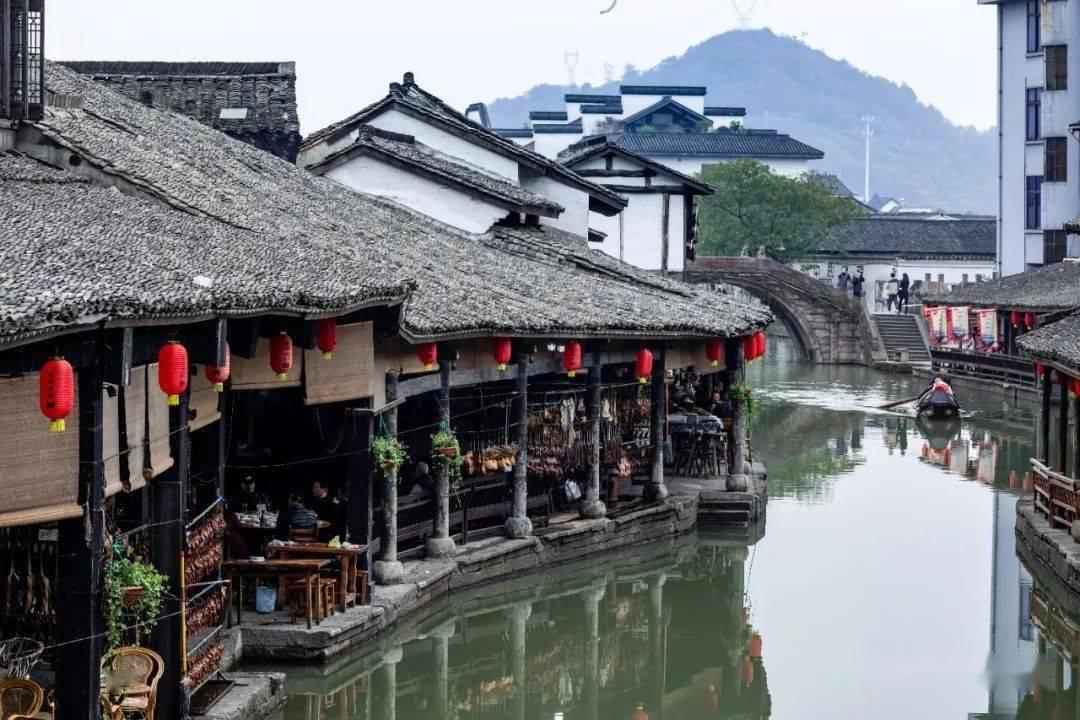 主播手记 | 杭州村民众筹1.2亿造新居 178户全是三层大别墅 博陆村分房摇号 户主喊话:我儿子还单身……